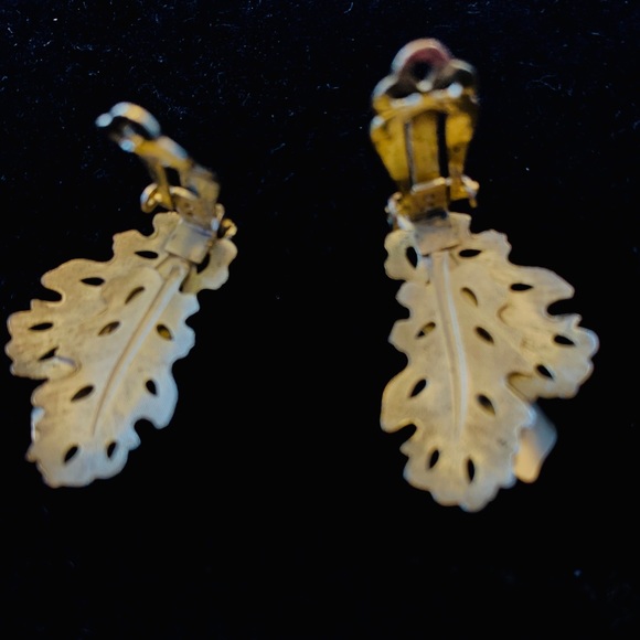Vintage Whiting And Davis Clip Earrings - Picture 4 of 6
